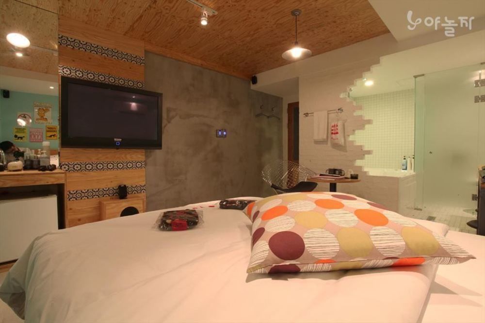 Motel Yaja Shillim